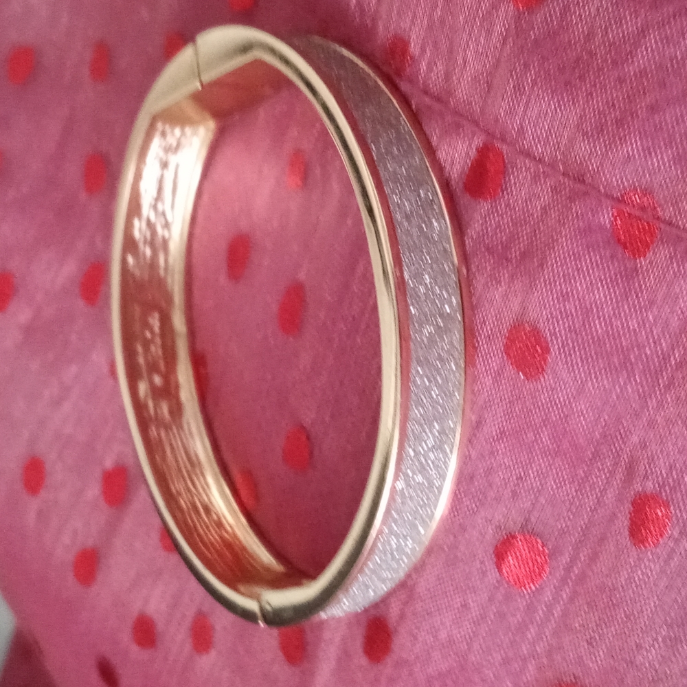 Woman's bracelet